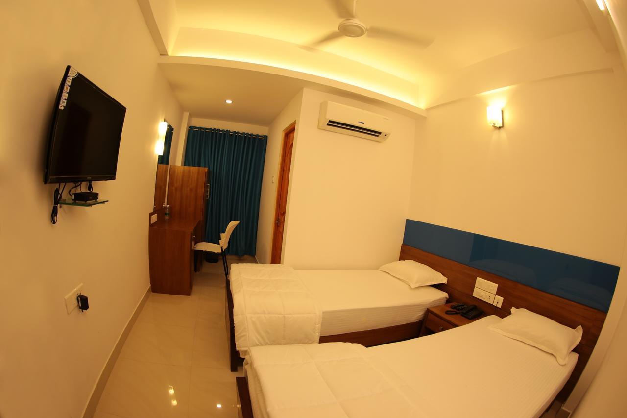 Roopmahal Otel Thiruvananthapuram Dış mekan fotoğraf