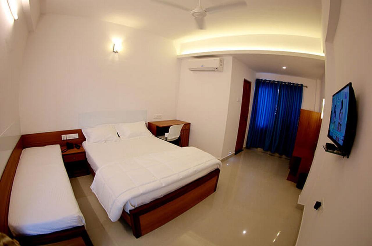 Roopmahal Otel Thiruvananthapuram Dış mekan fotoğraf